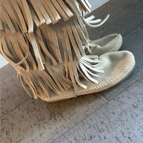 Minnetonka Cream Fringe Moccasins - Picture 2 of 5
